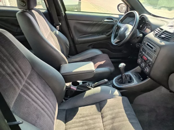 Alfa Romeo 147 2.0 TS 16V - foto 39