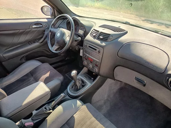Alfa Romeo 147 2.0 TS 16V - foto 41