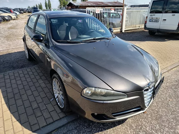 Alfa Romeo 147 2.0 TS 16V - foto 5