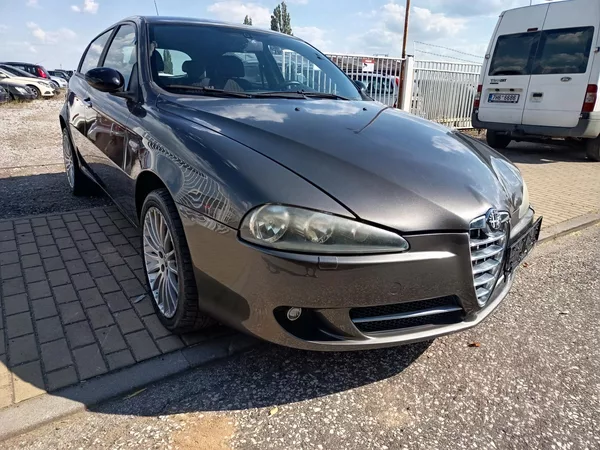 Alfa Romeo 147 2.0 TS 16V - foto 8