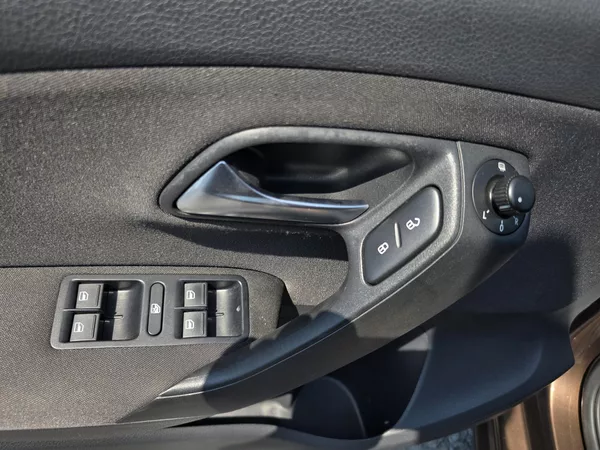 Volkswagen Polo 1.2 TSI 66 KW HIGHLINE - foto 13