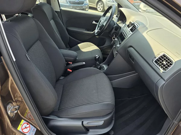Volkswagen Polo 1.2 TSI 66 KW HIGHLINE - foto 17