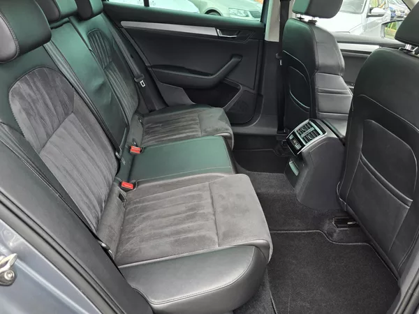 Škoda Superb 140KW DSG WEBASTO PANORAMA - foto 17