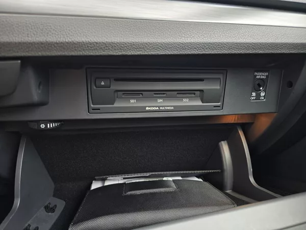 Škoda Superb 140KW DSG WEBASTO PANORAMA - foto 20