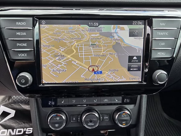 Škoda Superb 140KW DSG WEBASTO PANORAMA - foto 26