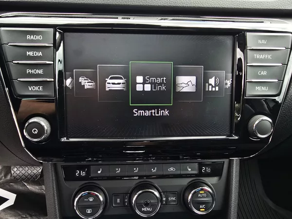 Škoda Superb 140KW DSG WEBASTO PANORAMA - foto 28