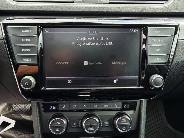 Škoda Superb 140KW DSG WEBASTO PANORAMA - foto 29