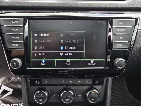Škoda Superb 140KW DSG WEBASTO PANORAMA - foto 30