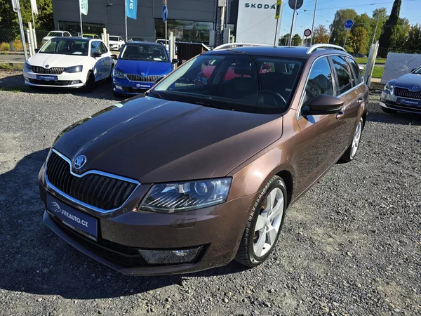 Škoda Octavia 1.4TSI STYLE Bi-XENON 1Majite