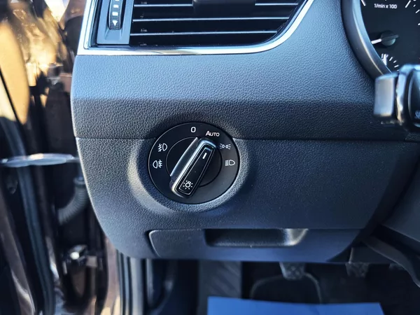 Škoda Octavia 1.4TSI STYLE Bi-XENON 1Majite - foto 11