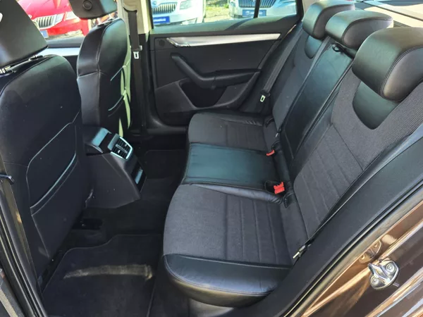 Škoda Octavia 1.4TSI STYLE Bi-XENON 1Majite - foto 13