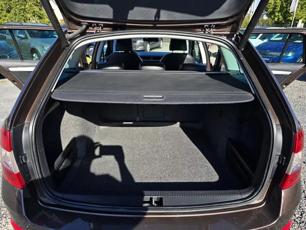 Škoda Octavia 1.4TSI STYLE Bi-XENON 1Majite - foto 14