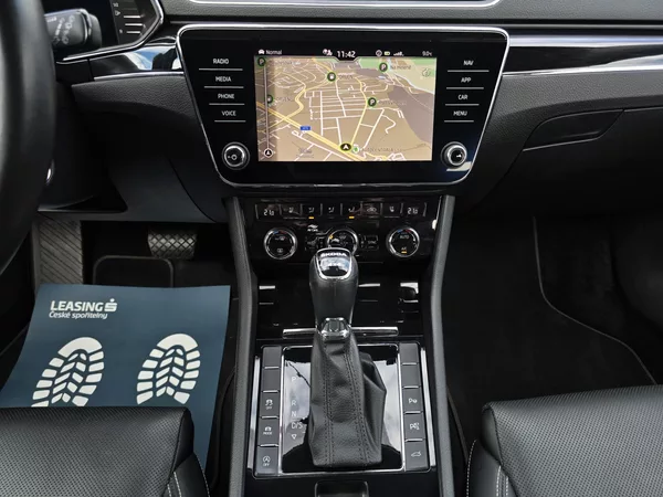 Škoda Superb 2.0TDI 147KW DSG 4x4 L&K TOP! - foto 31