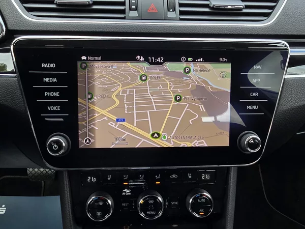 Škoda Superb 2.0TDI 147KW DSG 4x4 L&K TOP! - foto 32