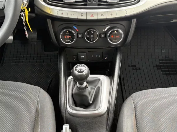 Fiat Tipo 1,4 i 16V Lounge - foto 13