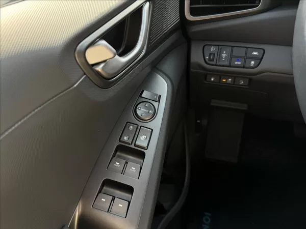 Hyundai Ioniq 1,6 GDi PHEV SMART NAVI - foto 20