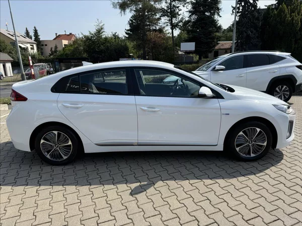 Hyundai Ioniq 1,6 GDi PHEV SMART NAVI - foto 6