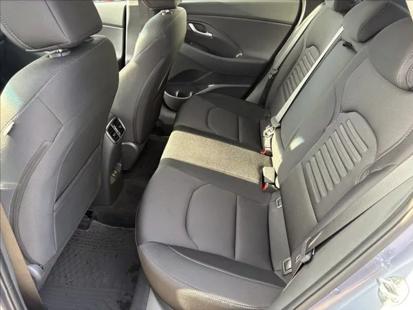 Hyundai i30 1,5 i CVVT hatchback STYLE - foto 10