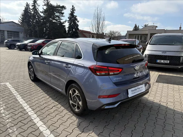 Hyundai i30 1,5 i CVVT hatchback STYLE - foto 3