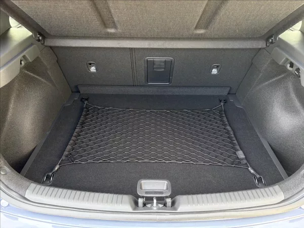 Hyundai i30 1,5 i CVVT hatchback STYLE - foto 9