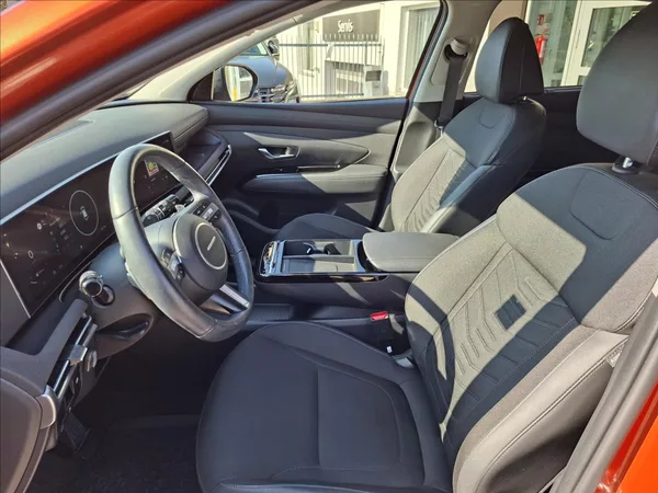 Hyundai Tucson 1,6 T-GDi PREMIUM 4x4 automat - foto 14