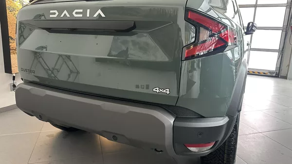 Dacia Duster Journey Hybrid-G 150 4x4 - foto 10