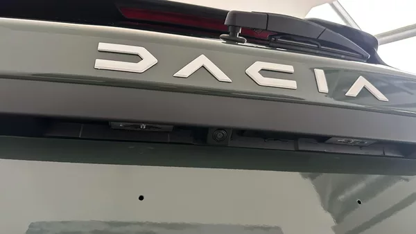 Dacia Duster Journey Hybrid-G 150 4x4 - foto 14