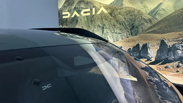 Dacia Duster Journey Hybrid-G 150 4x4 - foto 15