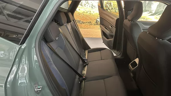 Dacia Duster Journey Hybrid-G 150 4x4 - foto 16