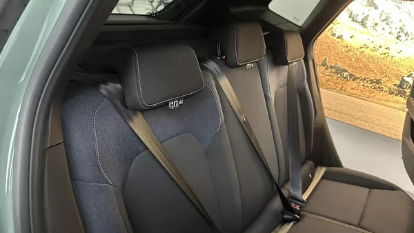 Dacia Duster Journey Hybrid-G 150 4x4 - foto 17