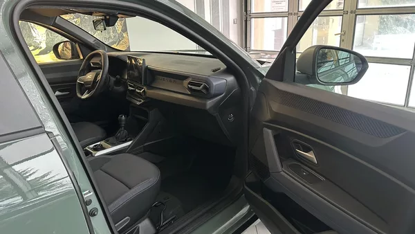 Dacia Duster Journey Hybrid-G 150 4x4 - foto 21