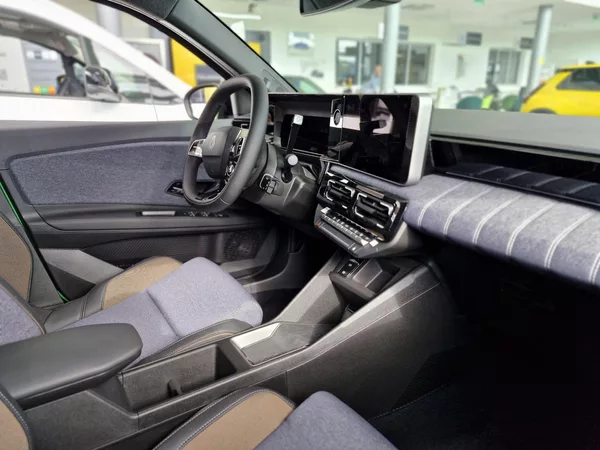 Renault 5 E-TECH techno 150 k comfort range - foto 8