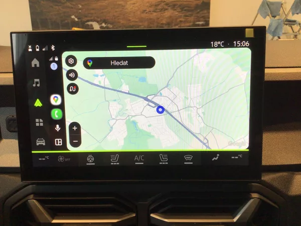 Dacia Duster 1.8 HYBRID MAX.VÝBAVA AKCE - foto 14
