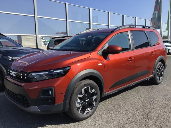 Dacia Jogger FULL HYBRID MAXIM. VÝBAVA AKCE - foto 2