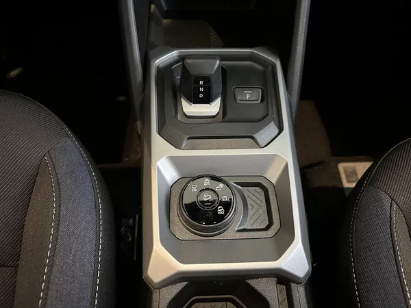 Dacia Duster TRIBRID - LPG AUTOMAT 4X4 - foto 10