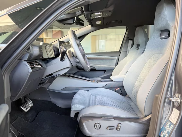 Cupra Born VZ 79 kWh / 326k / 2027 - foto 13