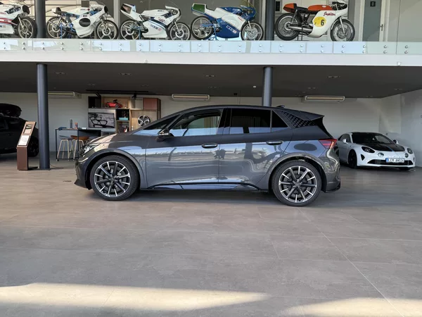 Cupra Born VZ 79 kWh / 326k / 2027 - foto 2