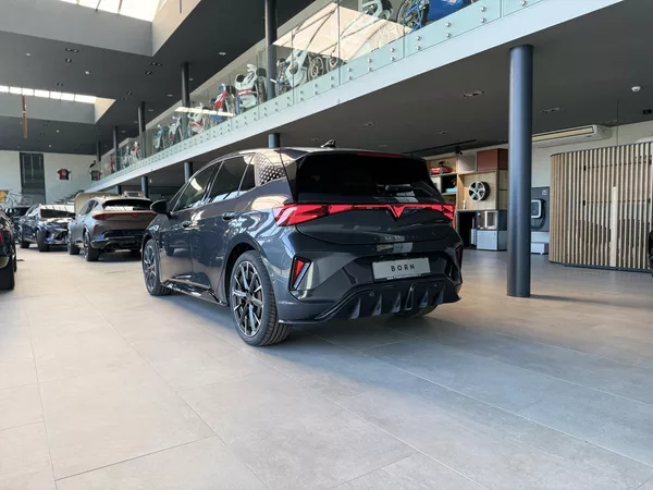 Cupra Born VZ 79 kWh / 326k / 2027 - foto 8