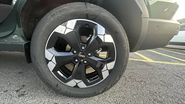 Dacia Bigster Extreme Hybrid 155 - foto 10