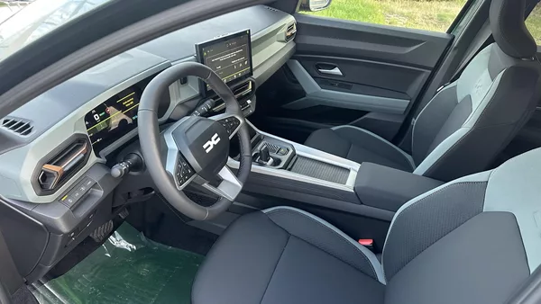 Dacia Bigster Extreme Hybrid 155 - foto 15