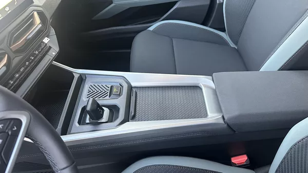 Dacia Bigster Extreme Hybrid 155 - foto 18