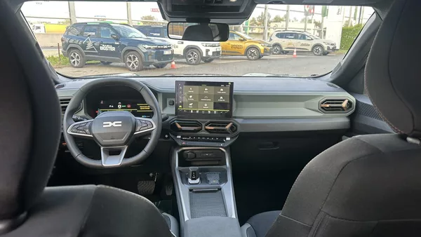 Dacia Bigster Extreme Hybrid 155 - foto 23