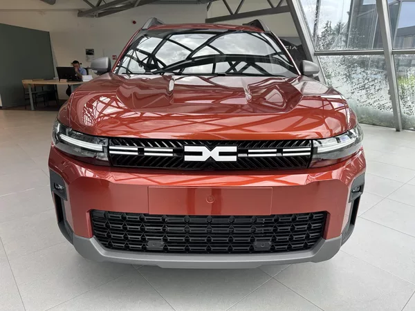 Dacia Bigster Journey HYBRID 155 - XXL SLEVA - foto 2