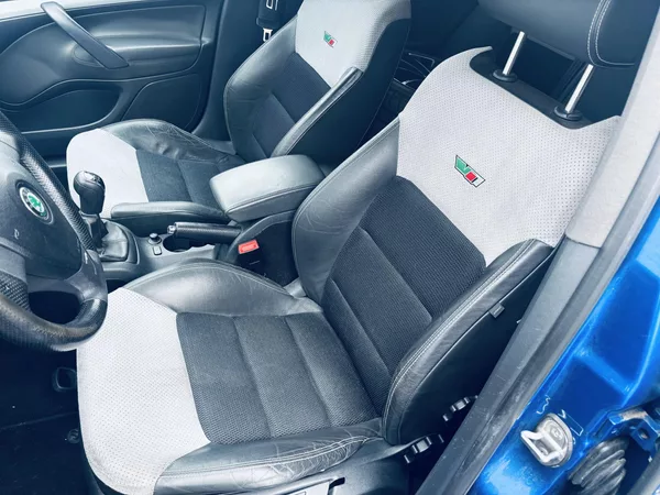 Škoda Octavia 2.0TDI RS 147kW - foto 11
