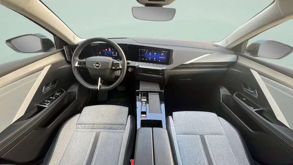 Opel Astra Elegance HB 1.2 TURBO 96kW/130 - foto 18