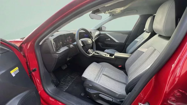 Opel Astra Elegance HB 1.2 TURBO 96kW/130 - foto 31