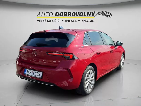 Opel Astra Elegance HB 1.2 TURBO 96kW/130 - foto 8