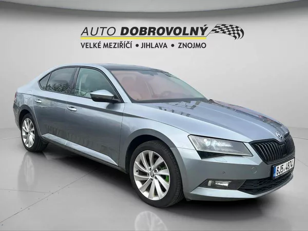 Škoda Superb Liftback 2.0 TDI DSG (140kW) 6 - foto 11