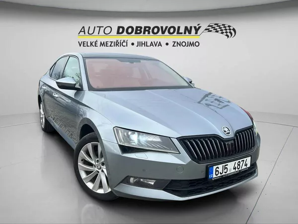 Škoda Superb Liftback 2.0 TDI DSG (140kW) 6 - foto 12