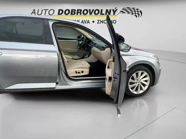Škoda Superb Liftback 2.0 TDI DSG (140kW) 6 - foto 13